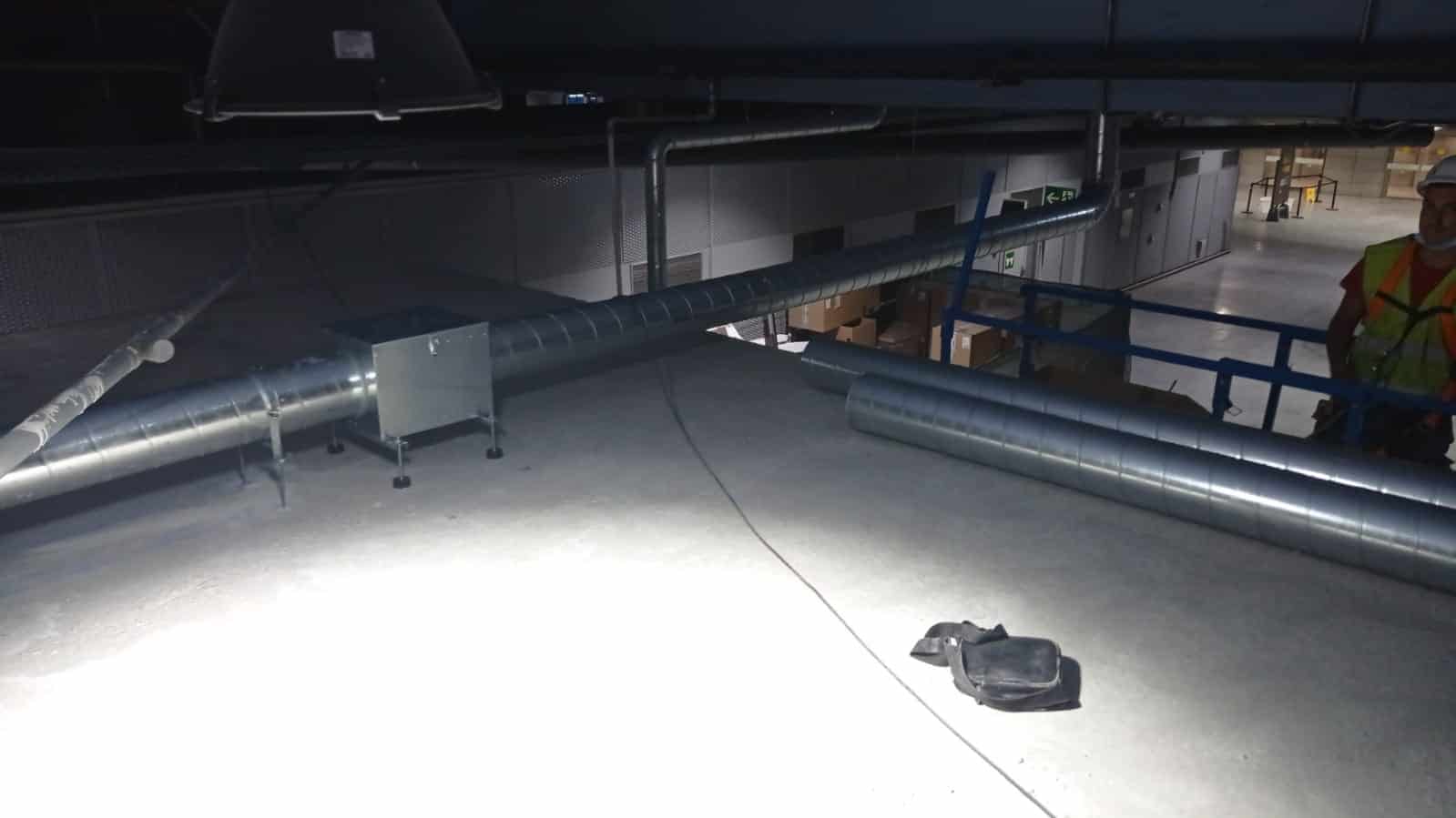 Trabajo Realizado Climatización de garita control autobus en el aeropuerto malaga