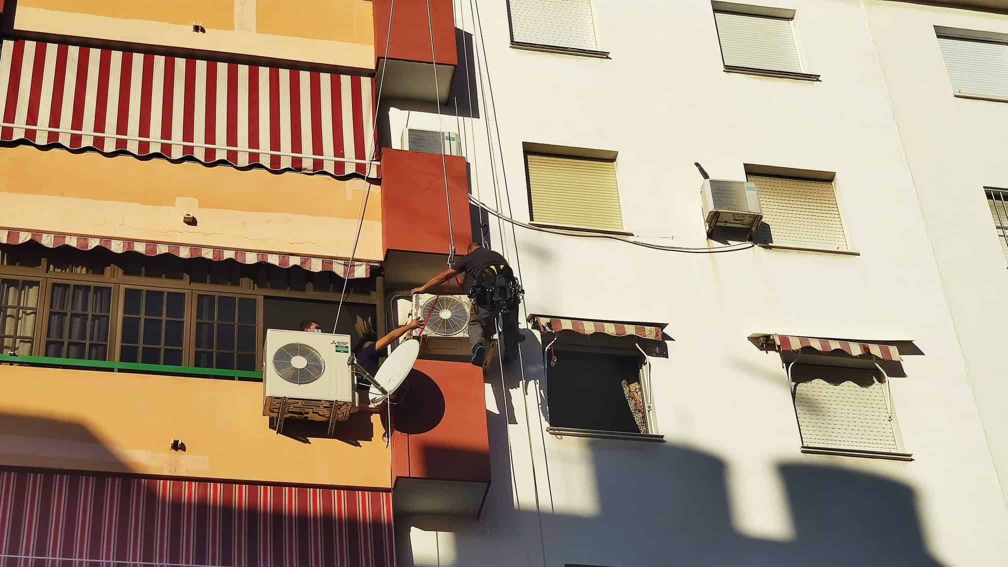 Desmontaje Aire acondicionado con trabajos verticales