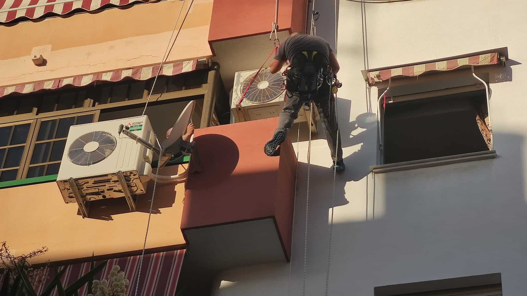 Desmontaje Aire acondicionado con trabajos verticales